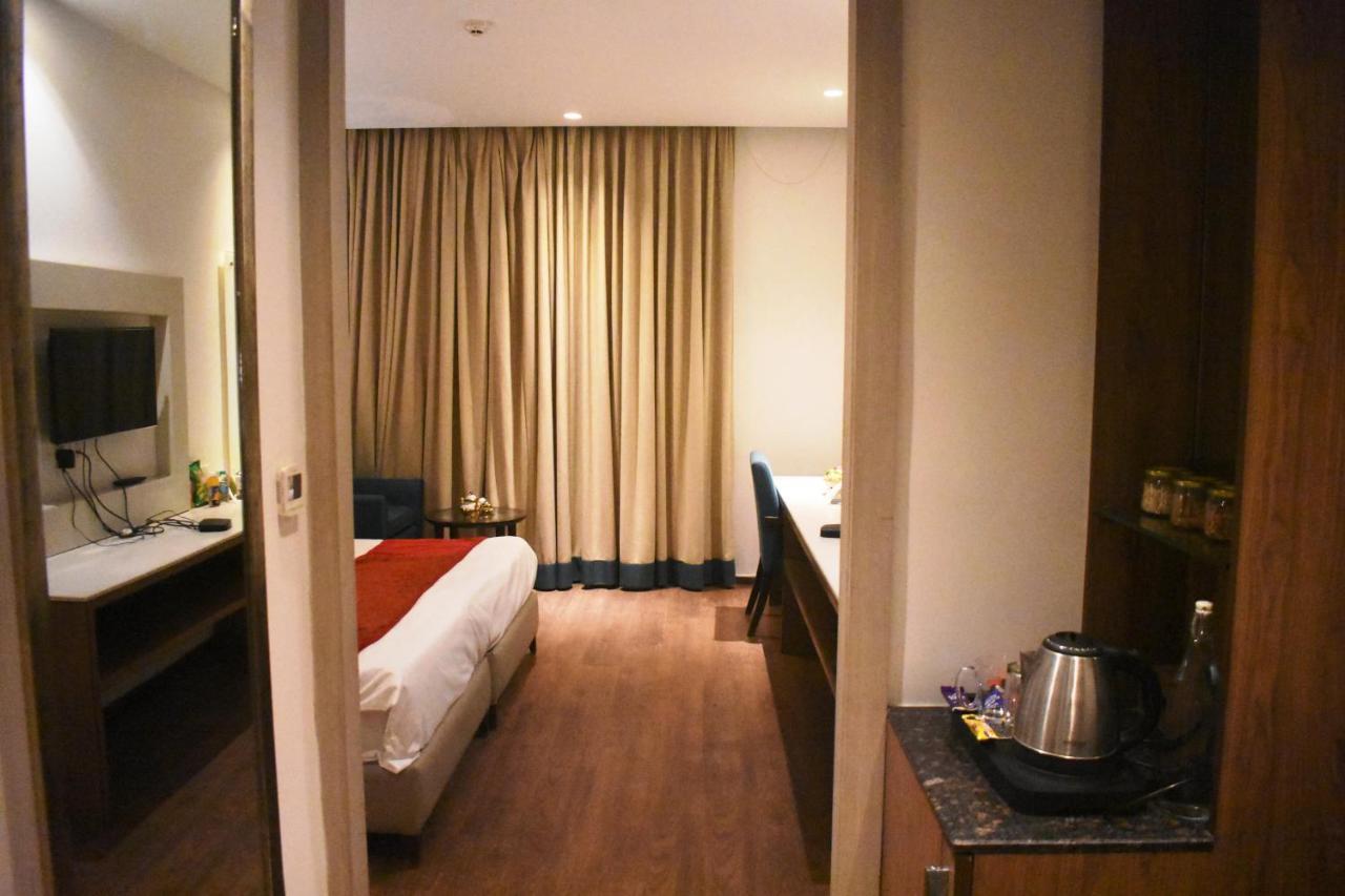 Lemonwood Suites By F9 Hotels - Trivoli Garden Chhatarpur New Delhi Extérieur photo